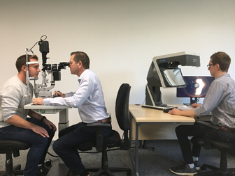 Slit-lamp-remote-viewing-with-DRV imag1